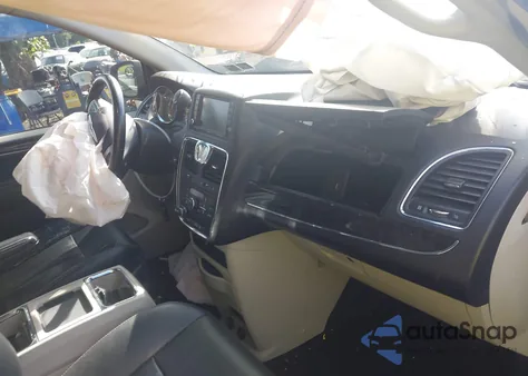 2015 Chrysler Town & Country Touring-L z USA, uszkodzony, nr VIN 2C4RC1CG7FR546760